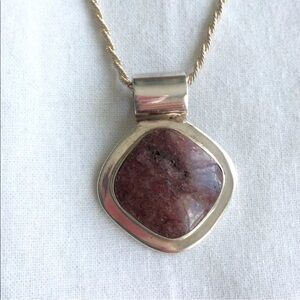 VINTAGE NATURAL JASPER CUSHION SHAPE STERLING SILVER PENDANT ON CHAIN NE…